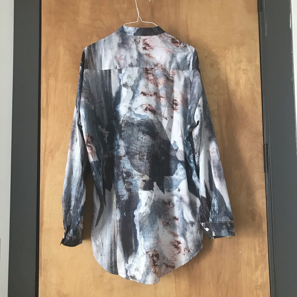 Patterned Button Up (L) - Picture 2 of 3